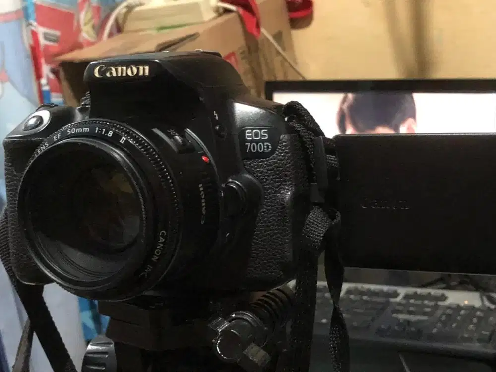 Canon 700d + lensa fix 50mm efs II + kit stm 18-55mm