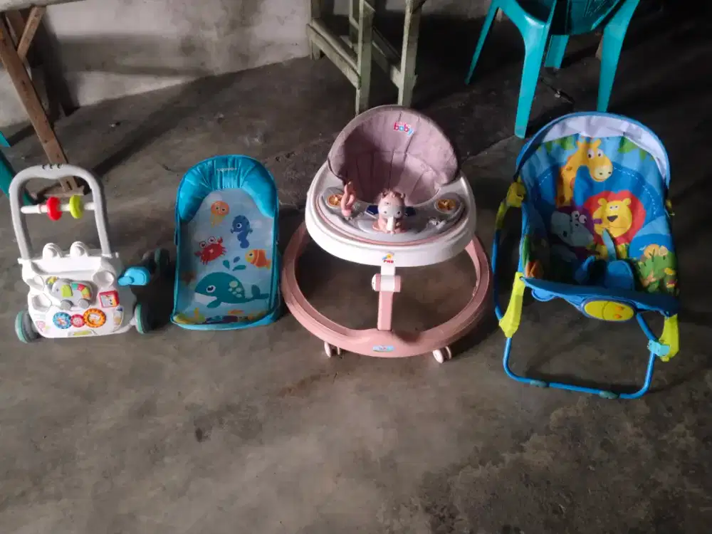 Jual cepat perlengkapan bayi. 1 paket. 4 item. Msh bagus.