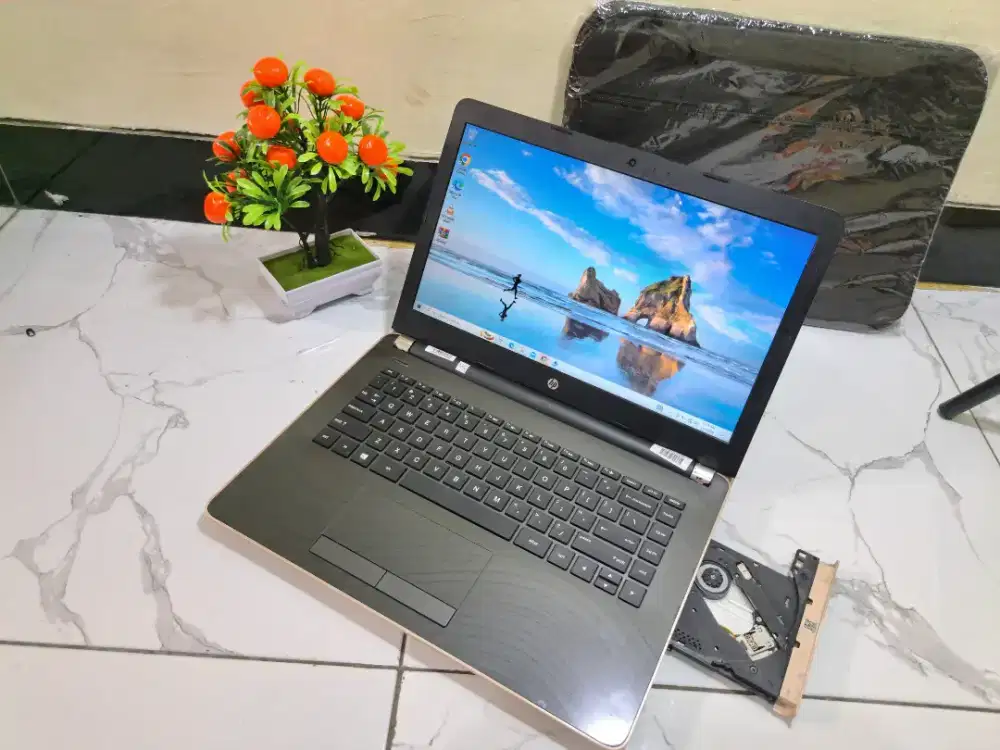 Ssd 128 gb laptop hp 14 gold slim normal semua siap pakai lancar jaya