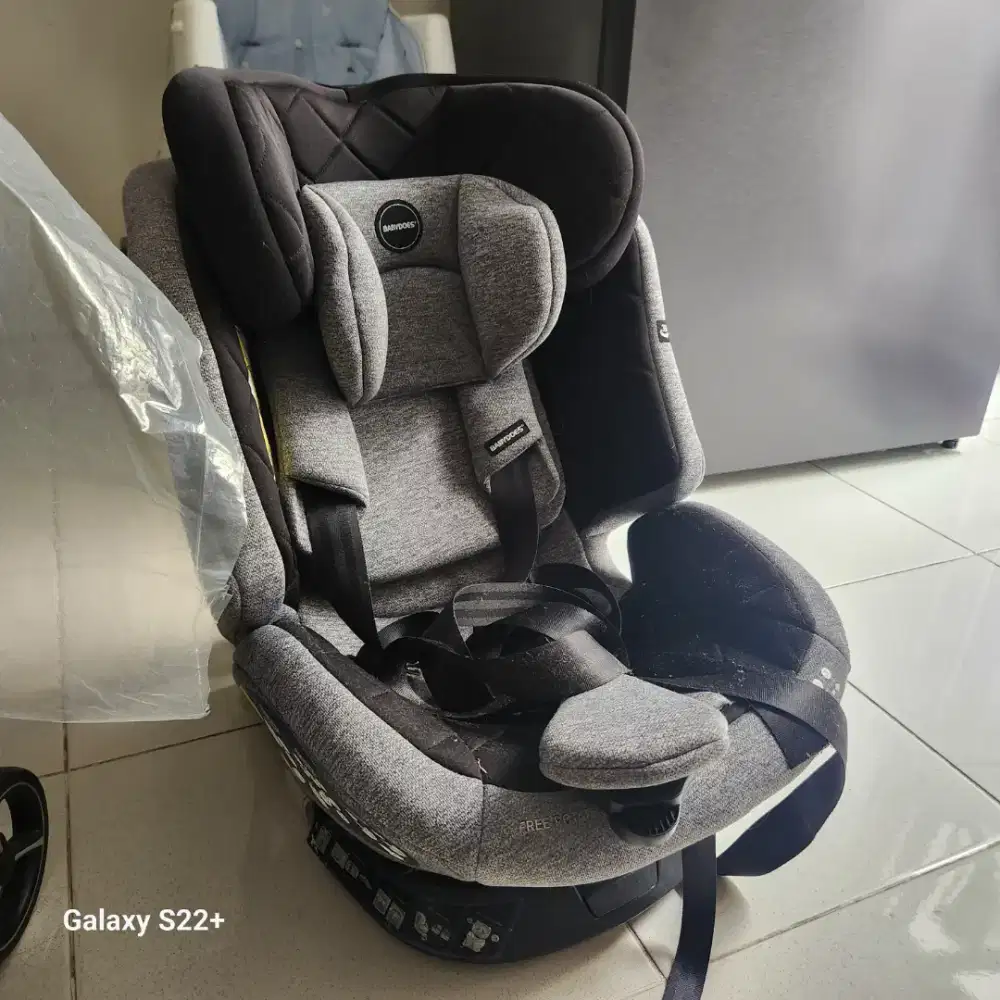 Car seat bayi kondisi bagus untuk anak usia 0-18 bulan