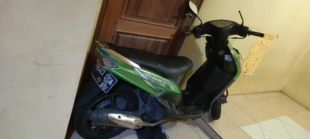 Mio hijau, yang mau bgtu adanya.