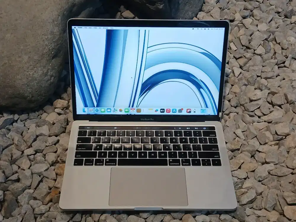 Macbook Pro 2019 IBox Touchbar