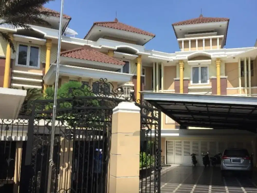 Rumah Mewah Raffles Hills Cibubur, 1500m+, 2 lantai, kolam renang, SHM, Dibawah Pasar!