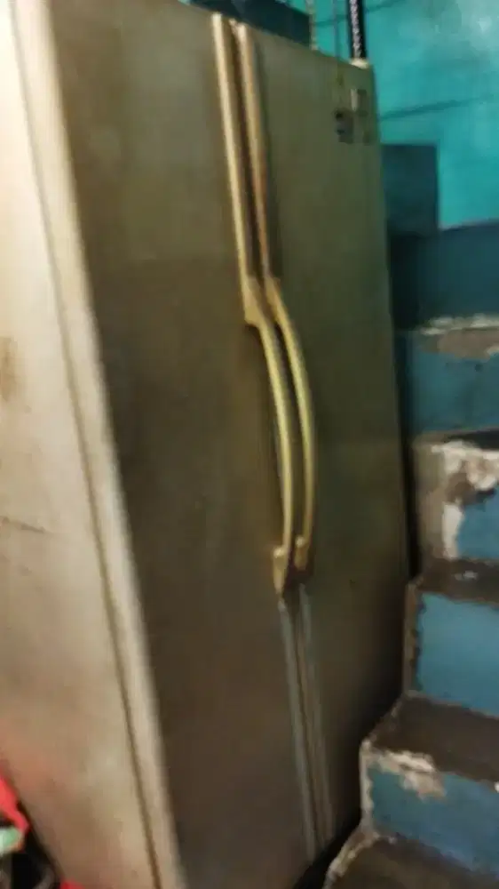 kulkas 2 pintu kondisi masih dingin bgt