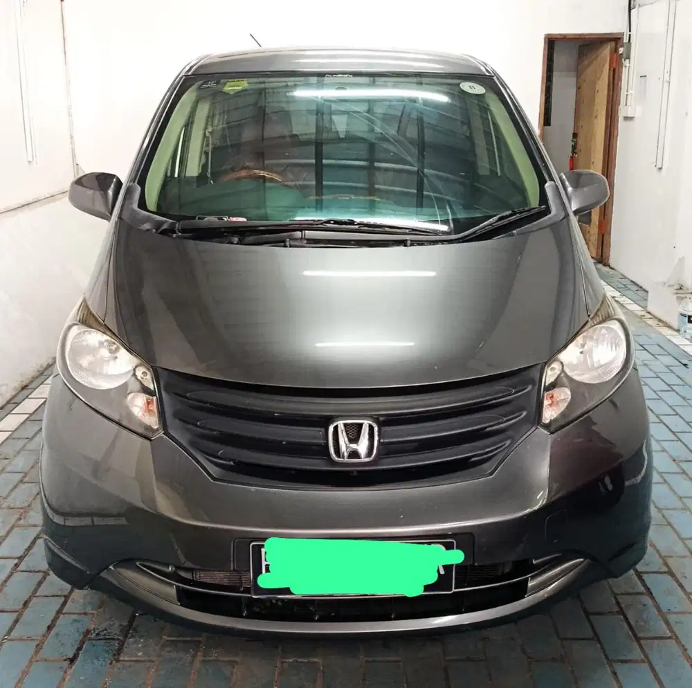 Dijual Cepat Honda Freed 2011