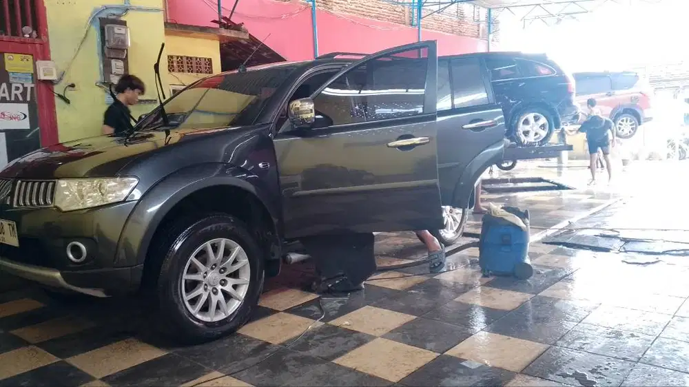 Dijual pajero sport exceed