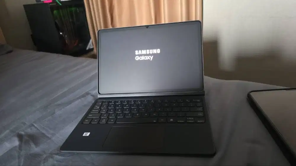 DIJUAL SAMSUNG GALAXY TAB S9 FE WITH 2 KEYBOARDS (SAMSUNG, GOJOODOQ)