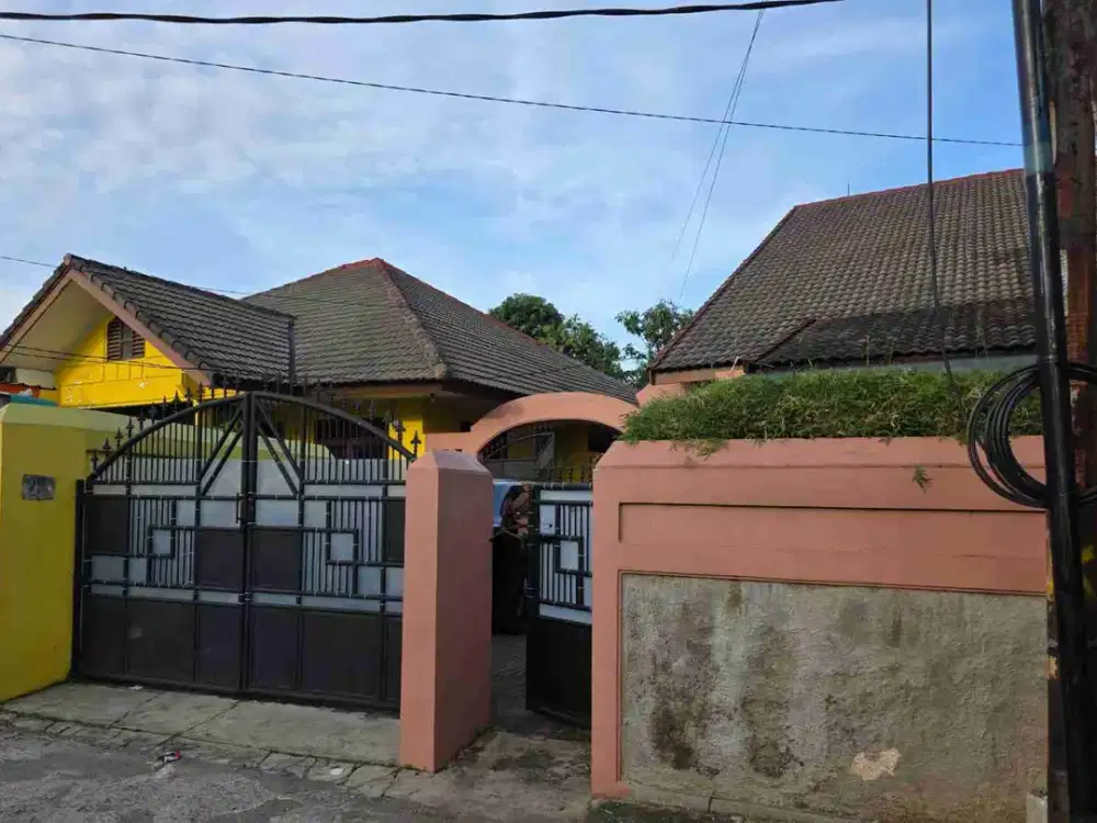 Jual rumah 2 lantai siap huni di bintaro dekat KRL pondok Ranji dan pintu tol
