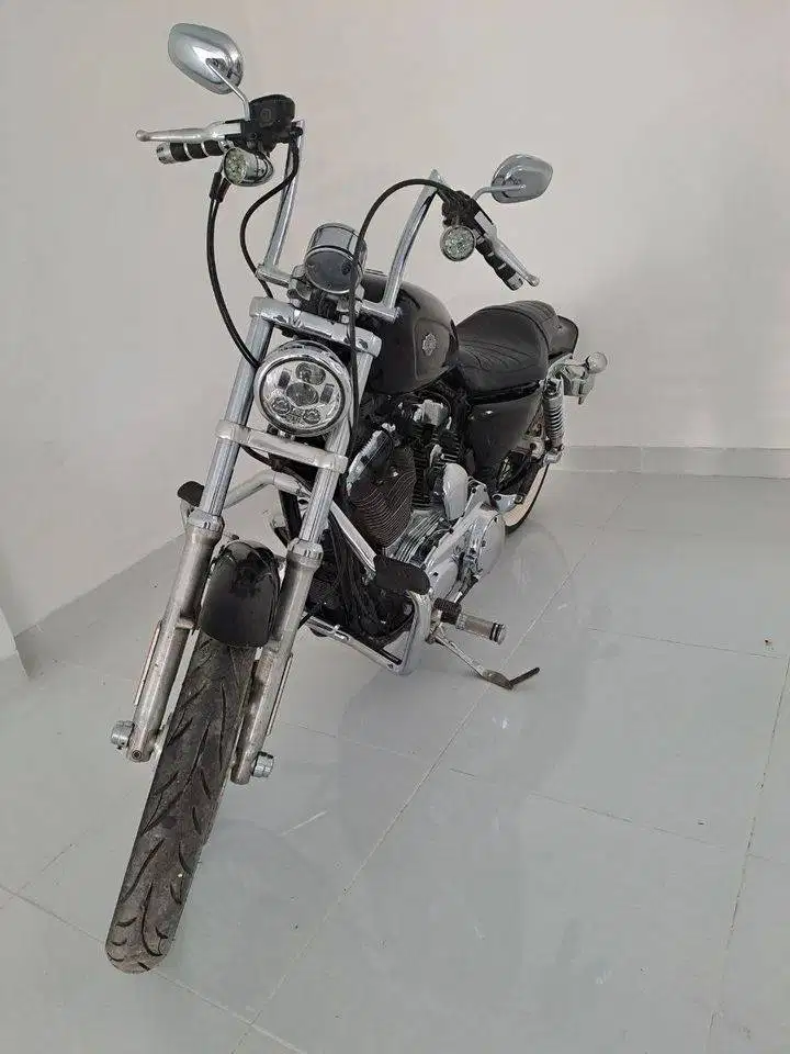 Harley Davidson Sportster Seventy Two (72)