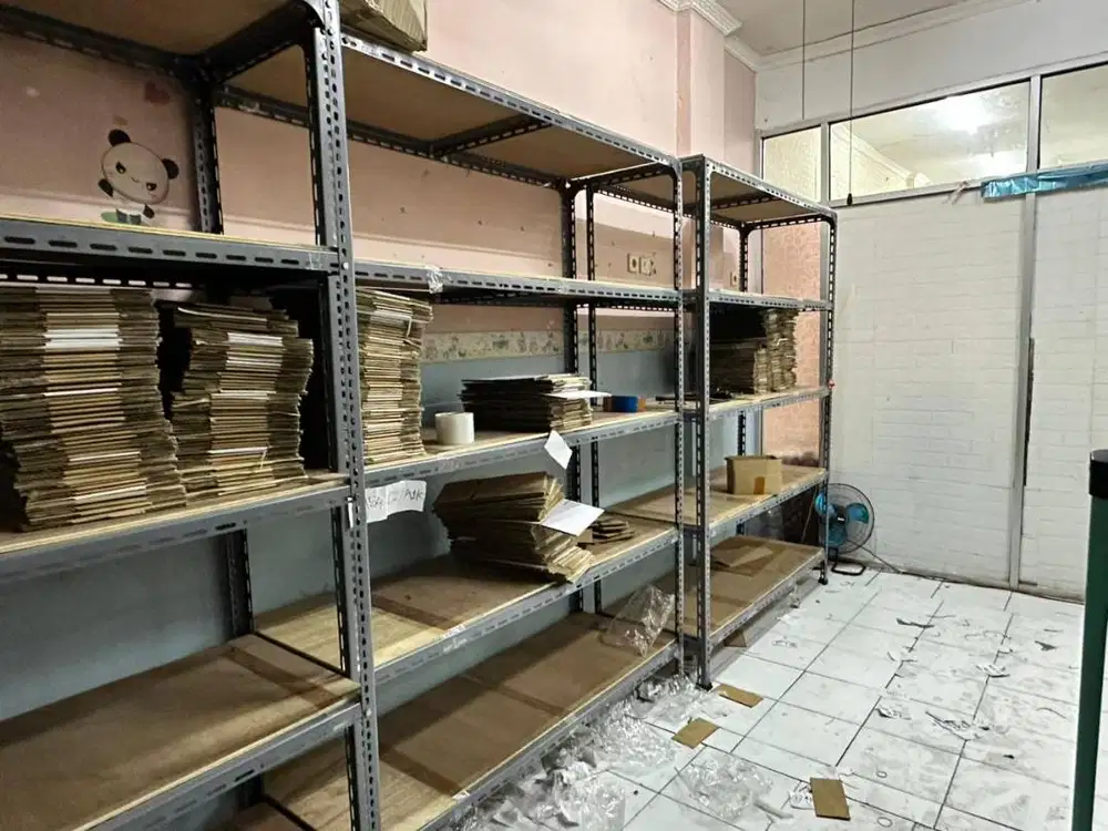 Rak Siku Lubang 200cm X 150cm X 50cm KONDISI Msh kaya baru MULUS