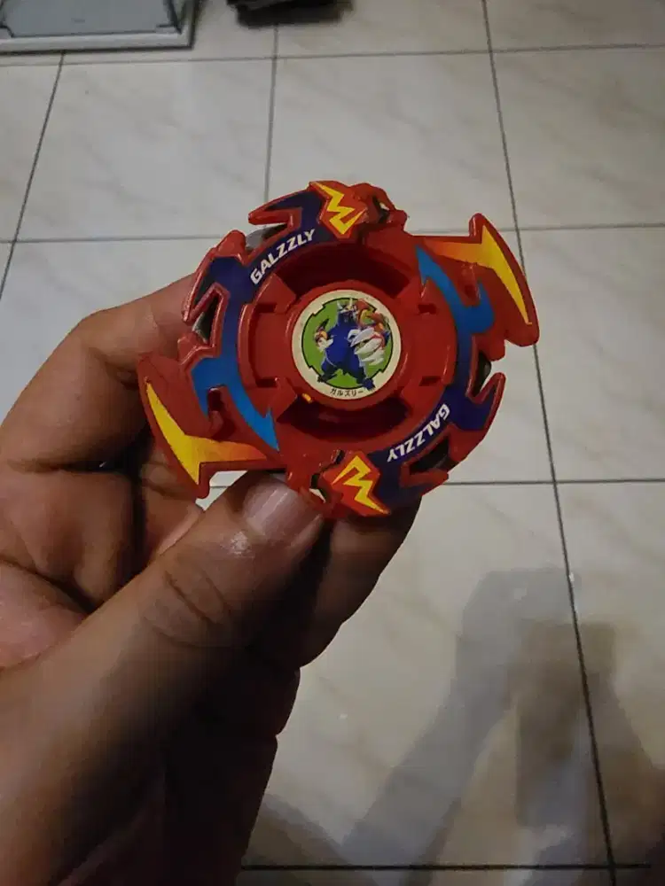 RARE VINTAGE ORIGINAL TAKARA TOMY BEYBLADE GAZZLY