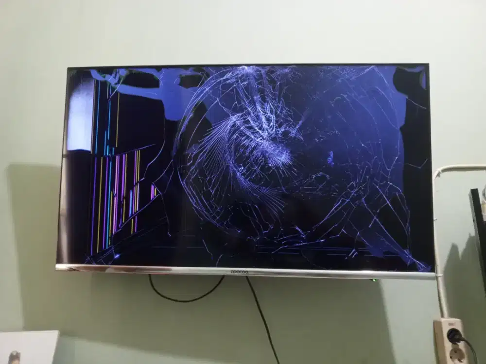 android TV coocaa 42in rusak LCD pecah