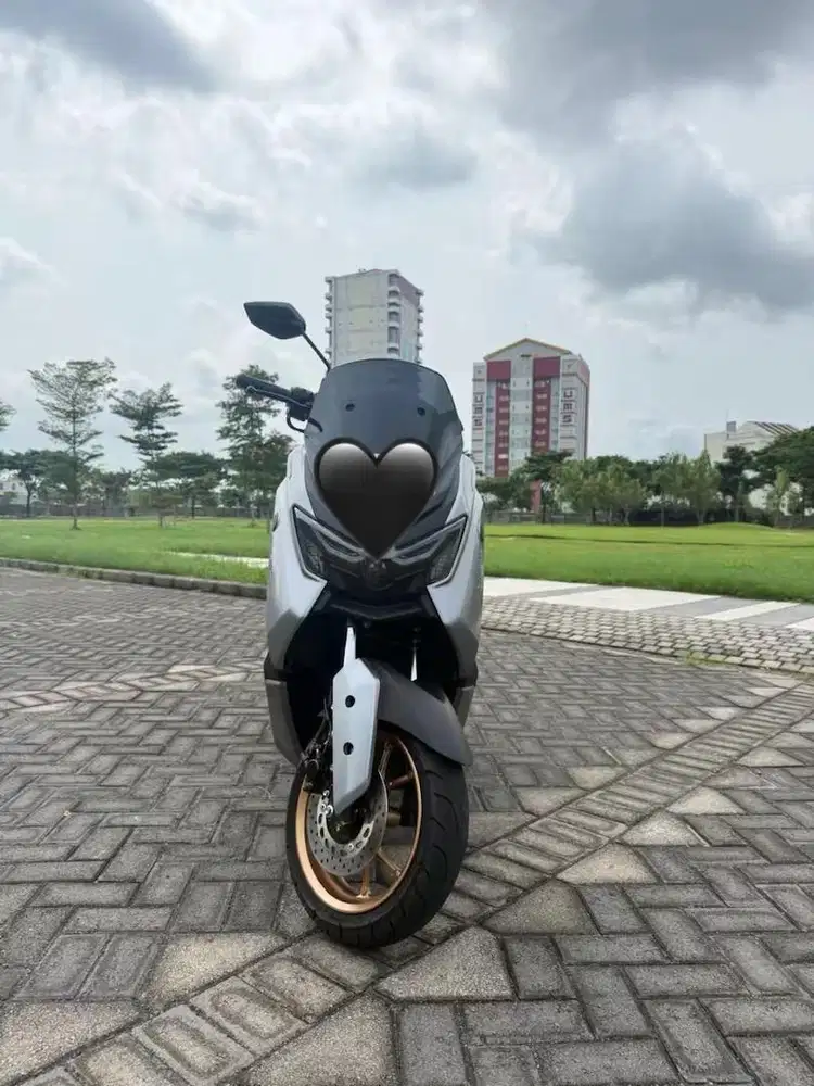Sepeda motor yamaha NMX