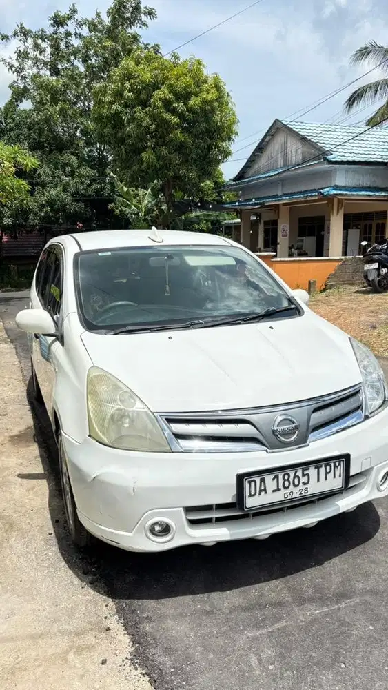 GRAND LIVINA 2013 MATIC