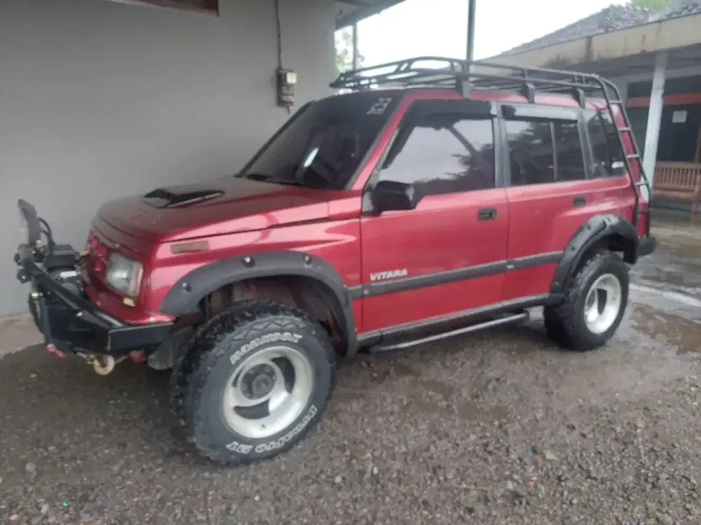 Suzuki Vitara 4X4 Tahun 1993