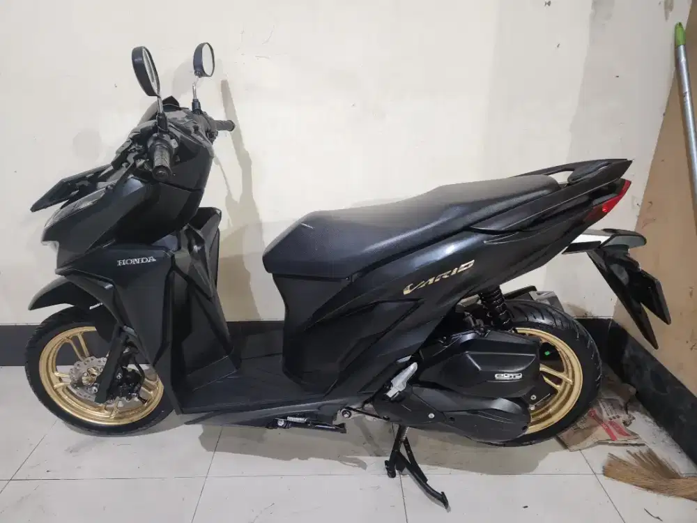 Vario 150 hitam doff velg emas  keyless remote 2 wajib gbm