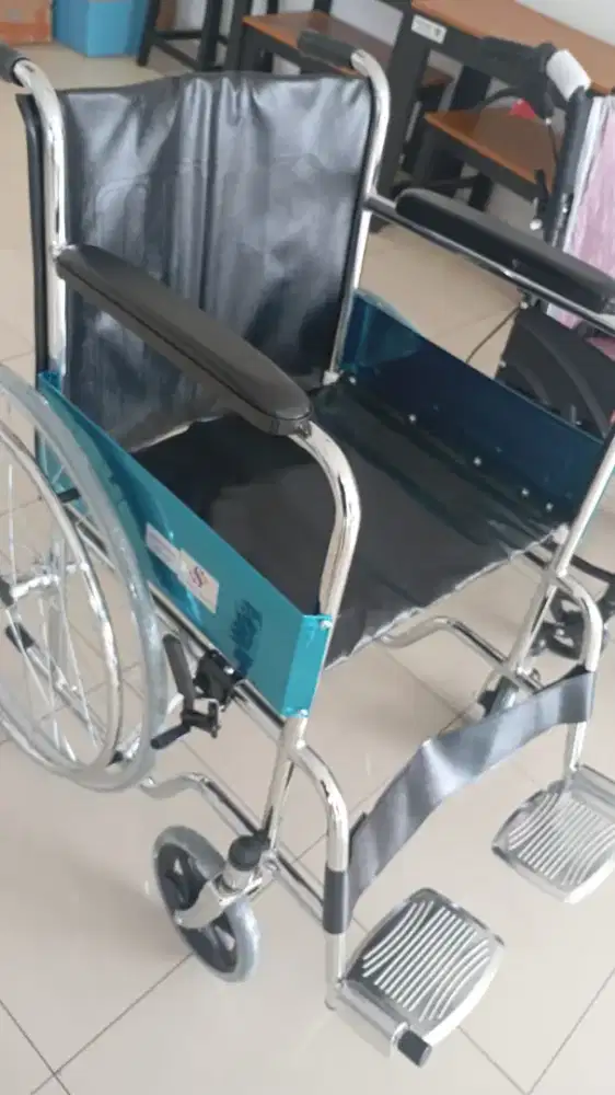 Kursi roda baru bukan seken murah