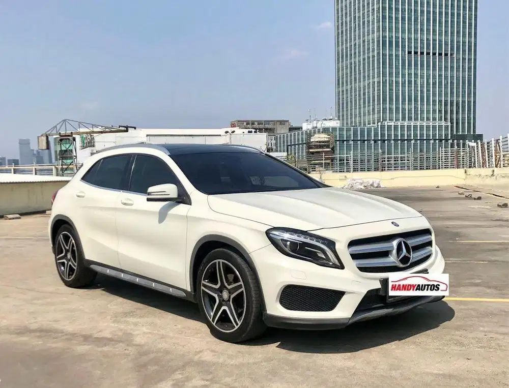 Mercedes Benz GLA200 AMG Panoramik Tahun 2016 Automatic Putih