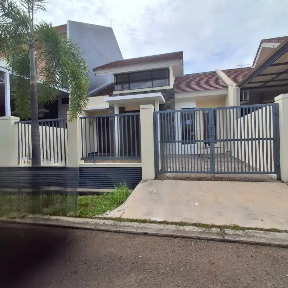 Dijual rumah luas di cluster Ifolia harapan indah Bekasi ( Andre)