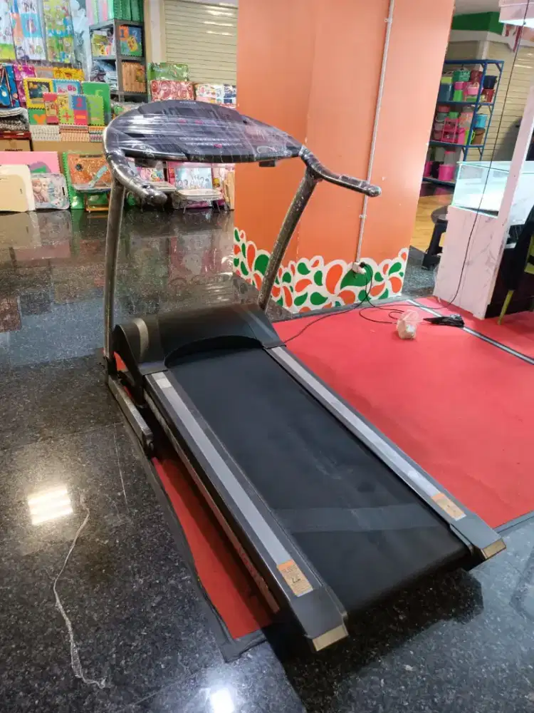 Treadmill elektrik jumbo USA kuat bb 150kg bisa nanjak