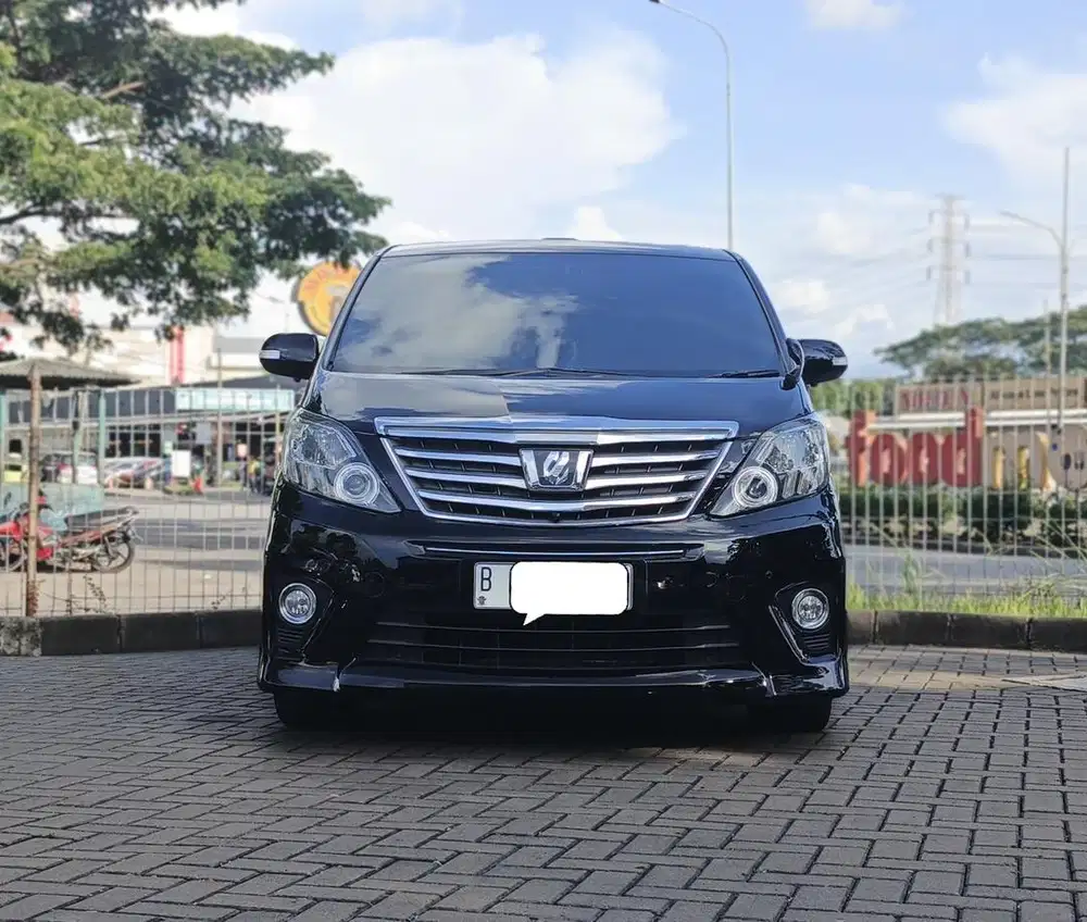 Toyota Alphard 2013