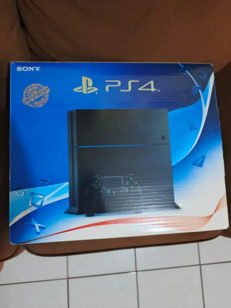 Dijual PS4 Slim Limited Edition 500 GB