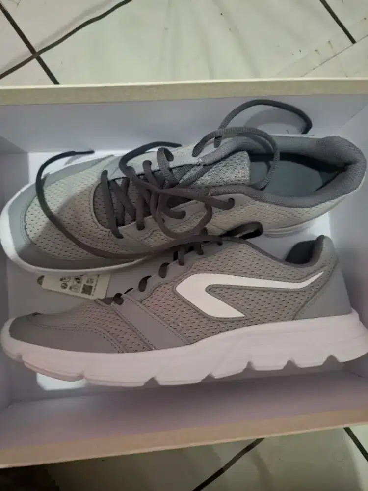 sepatu decathlon kalenji