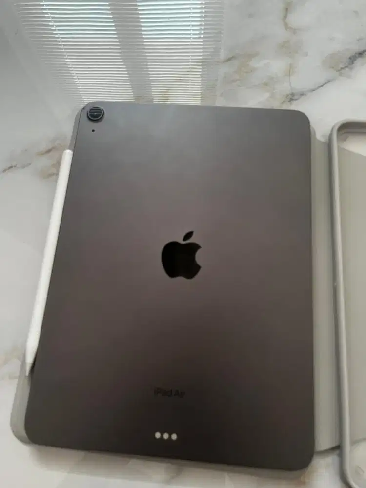 Dijual Ipad Air 5 Inter 64GB WIFI ONLY