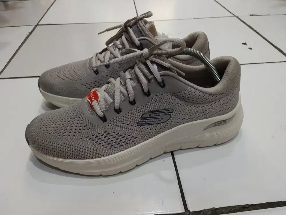Skechers Arch Fit