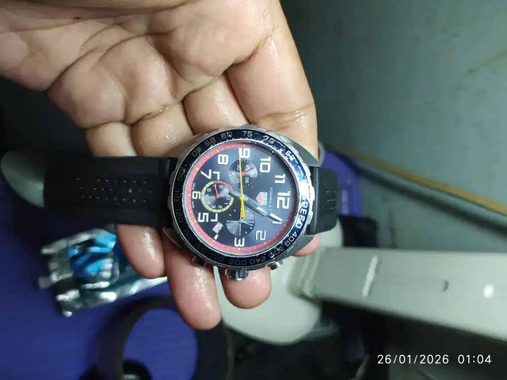 Jam tangan red bull tag Heuer limited edition formula 1