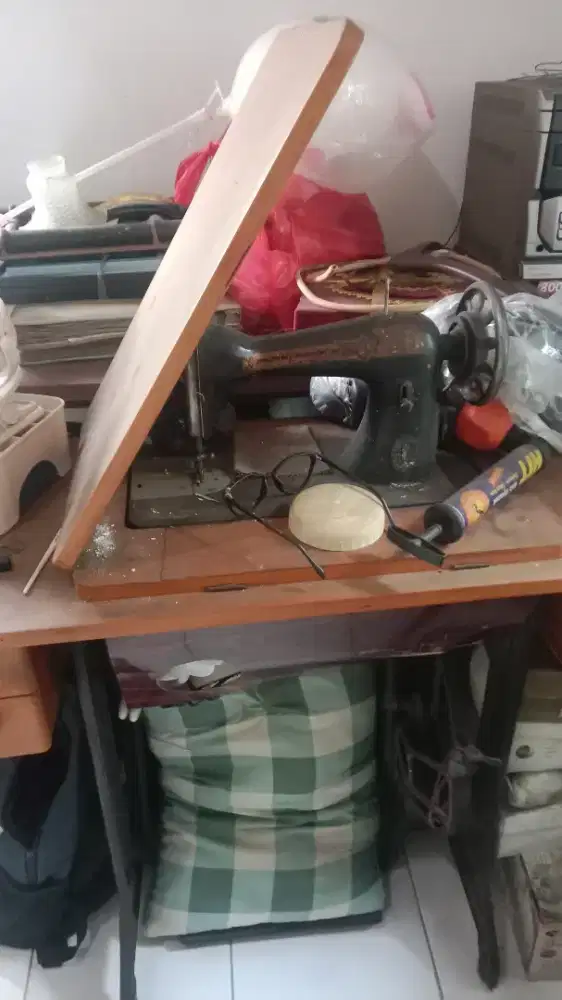 Mesin jahit Singer plus dinamo