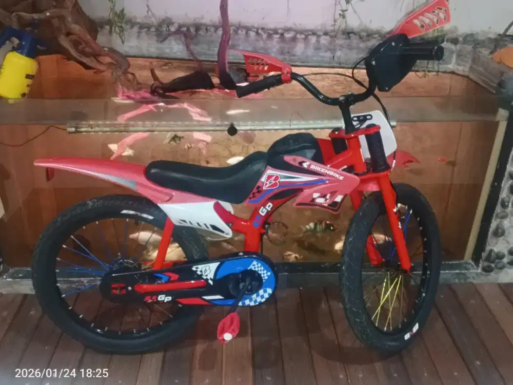 Sepeda bentuk motor trail bisa suara gas motor