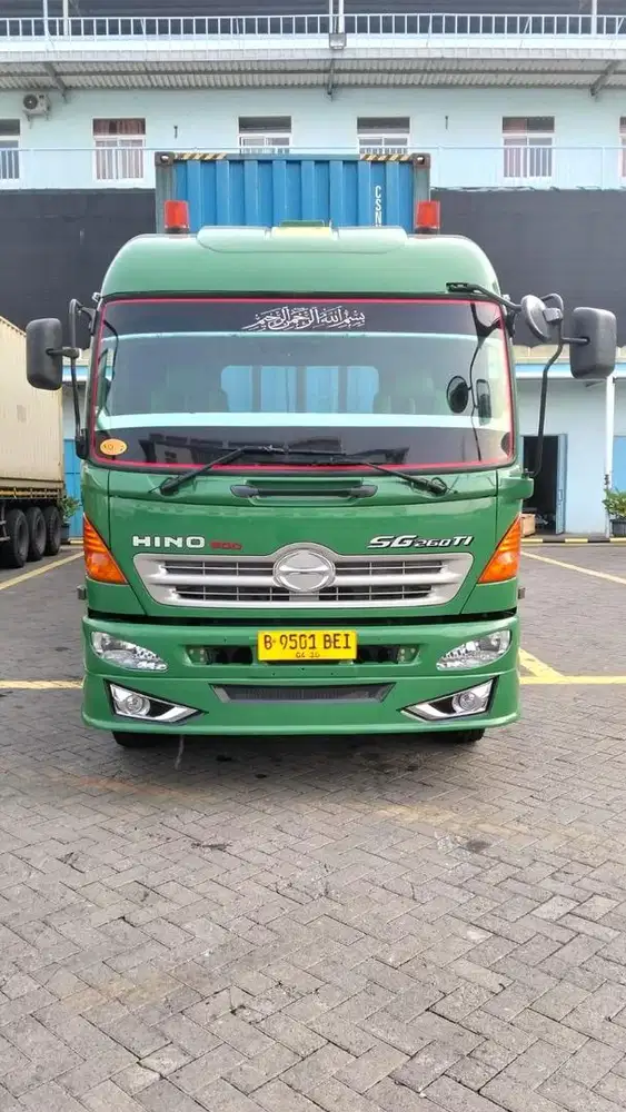Hino SG260J Istimewa
