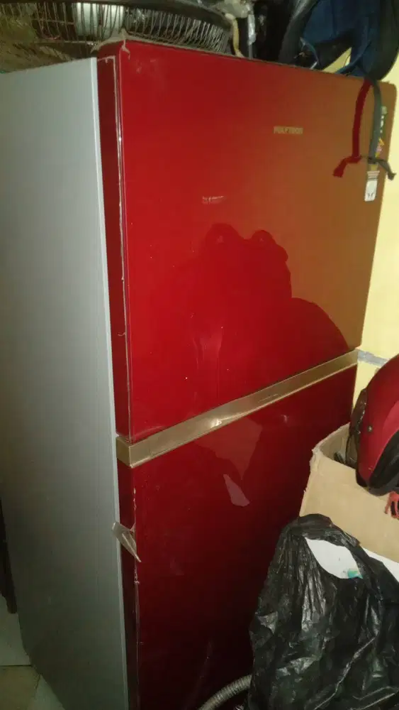 Kulkas Polytron 2 Pintu 220 Liter