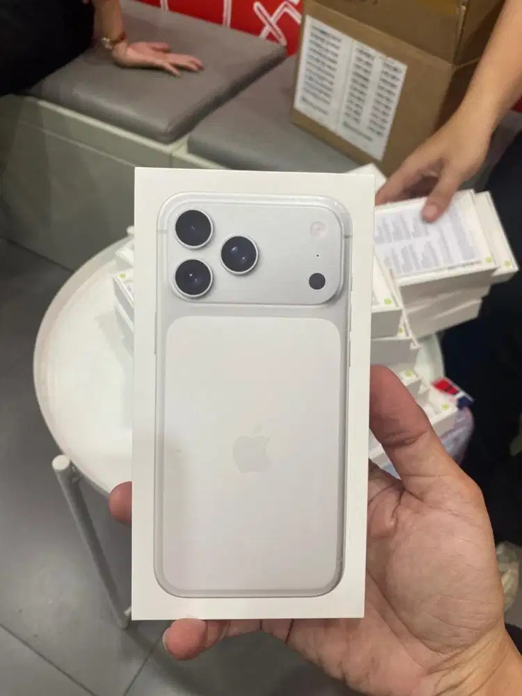 Iphone 17 pro max garansi ibox dan segel