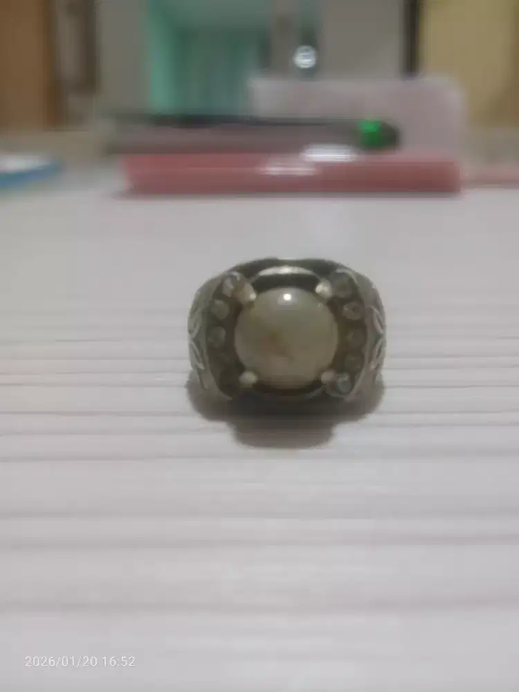 Batu white safir