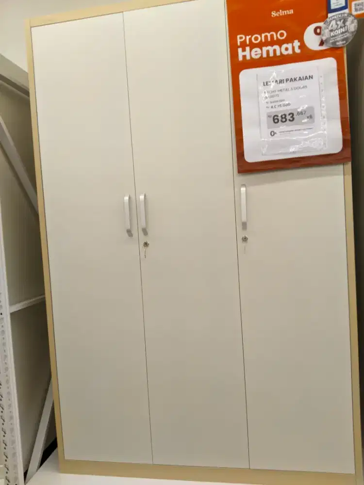 Lemari besi 3 pintu