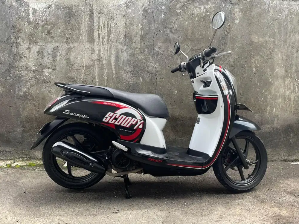 Scoopy 2017 // bintang  dewata motor
