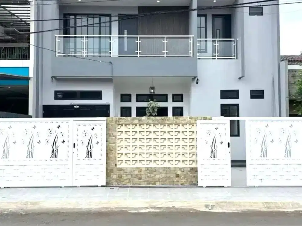 Rumah Baru Siap Huni di BSD Ada Swimming Pool