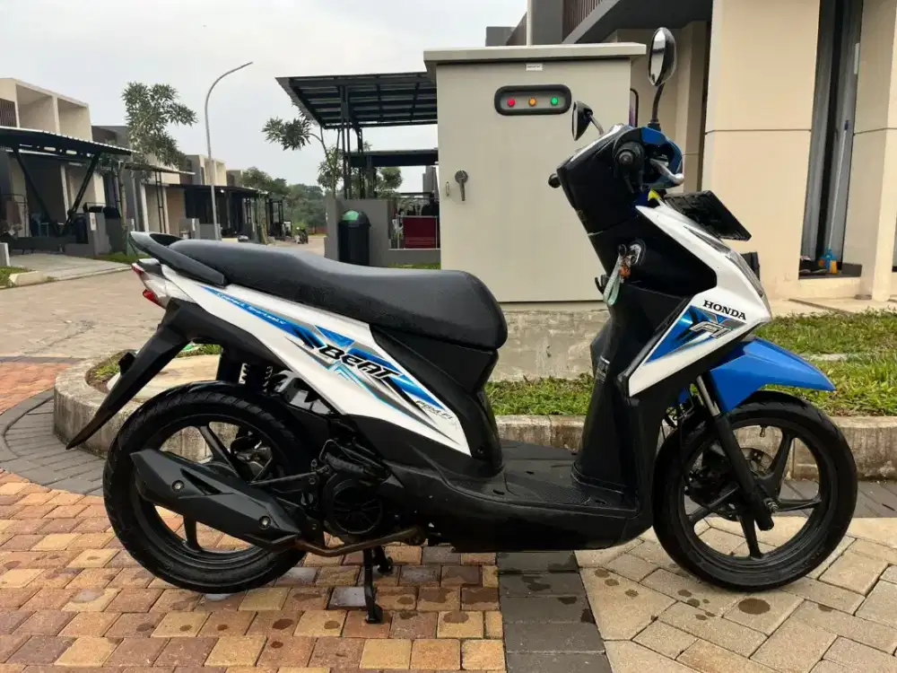 Honda Beat FI esp 2016 Putih Biru Tangan Pertama Siap Pake