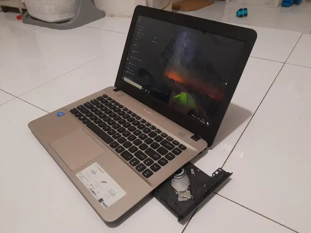 Laptop Asus X441MA Ram 4Gb Ddr4 Hdd 500Gb Normal Mulus Siap Pakai