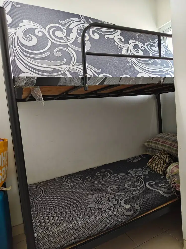 Dijual murah double bed tingkat ( hanya kerangka saja )
