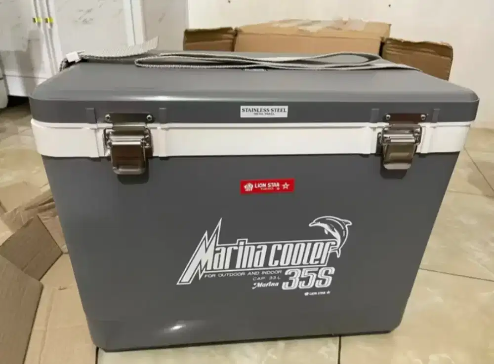 Cooler box lion star