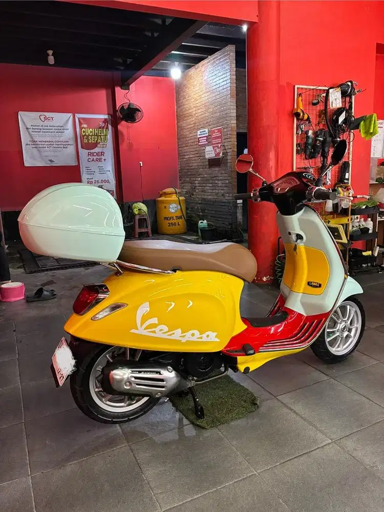Vespa Primavera 150 iget ABS tahun 2022 Asli Bali Low Kilometer