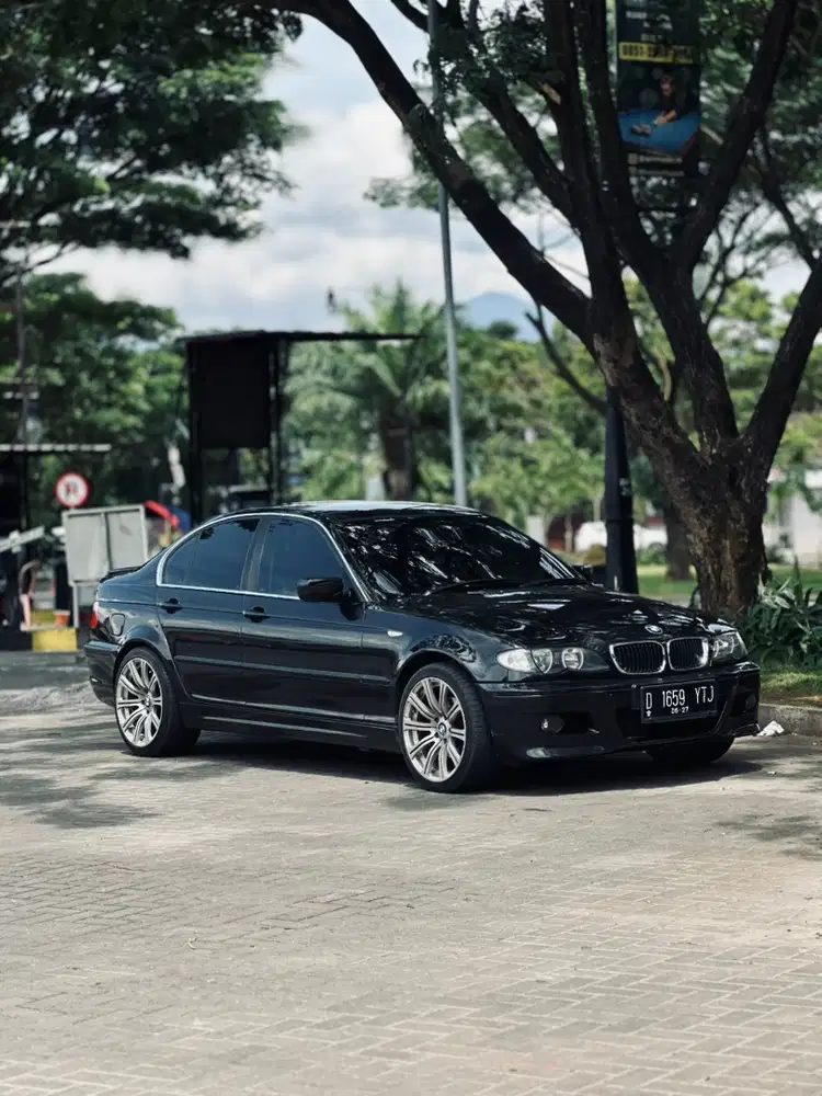 BMW 325i 2003 Bensin