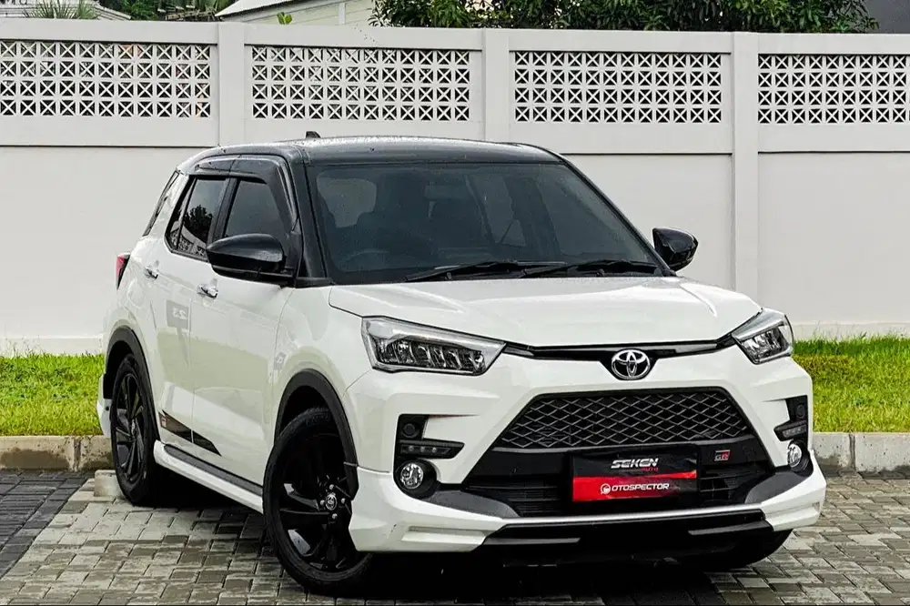 Toyota Raize 1.0 Turbo GR Sport CVT 2024 Two Tone Hitam Putih. LOW KM