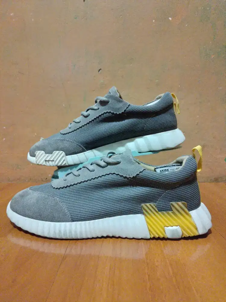 Hermes Bouncing Grey White H Yellow 41