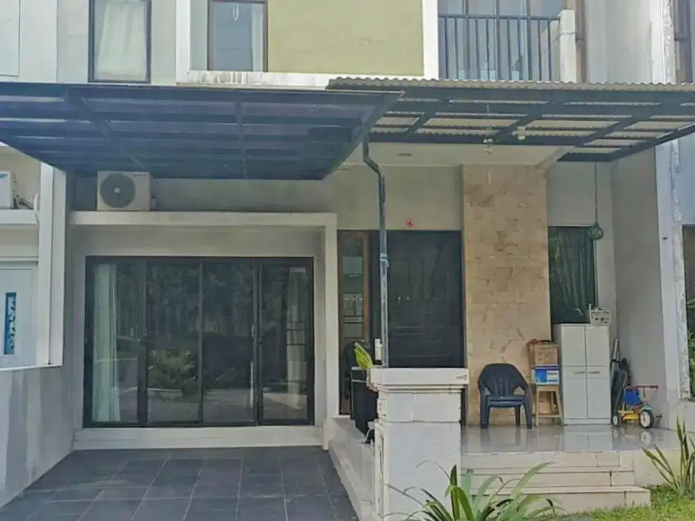 Rumah 2 lantai siap huni di Newton Gading Serpong