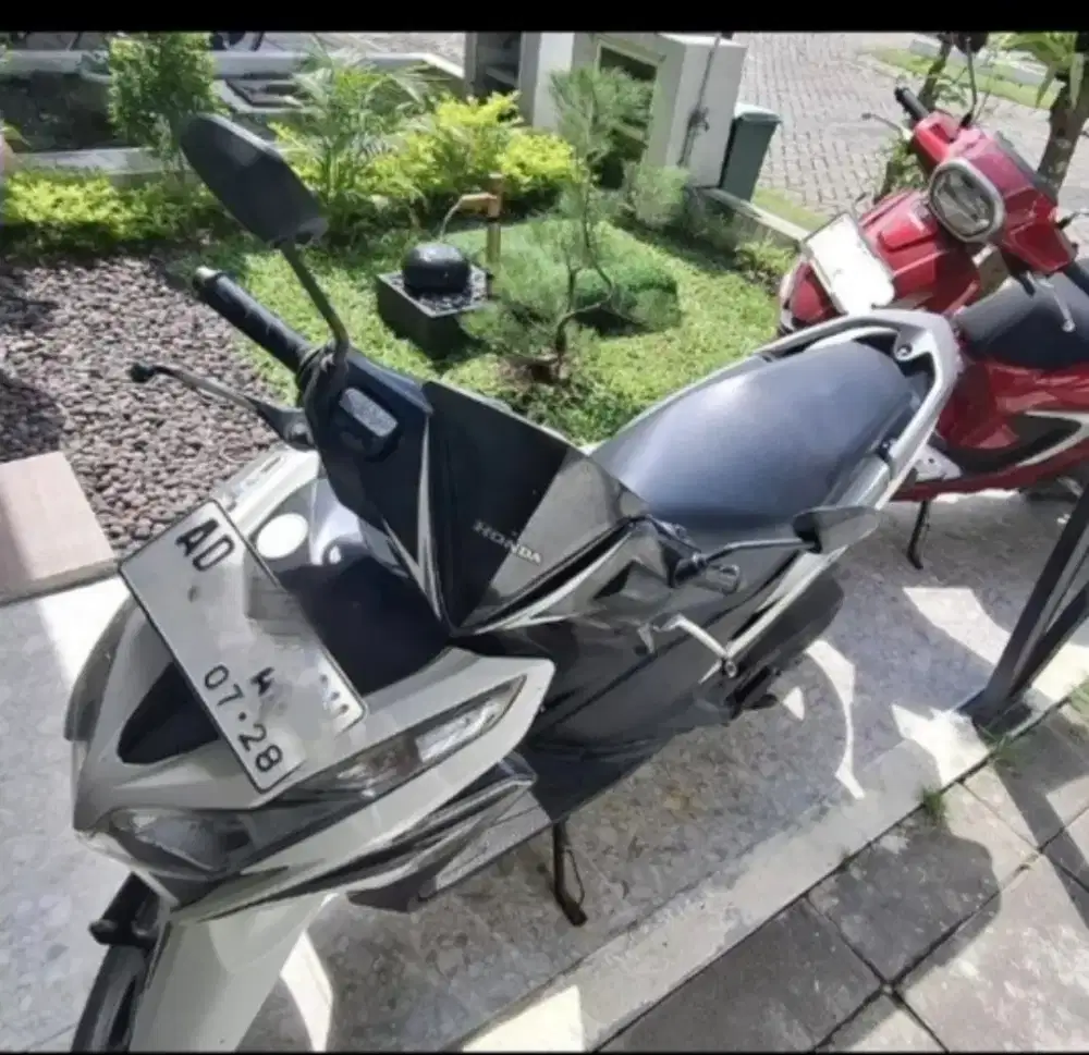 Dijual motor vario 125 tahun 2013