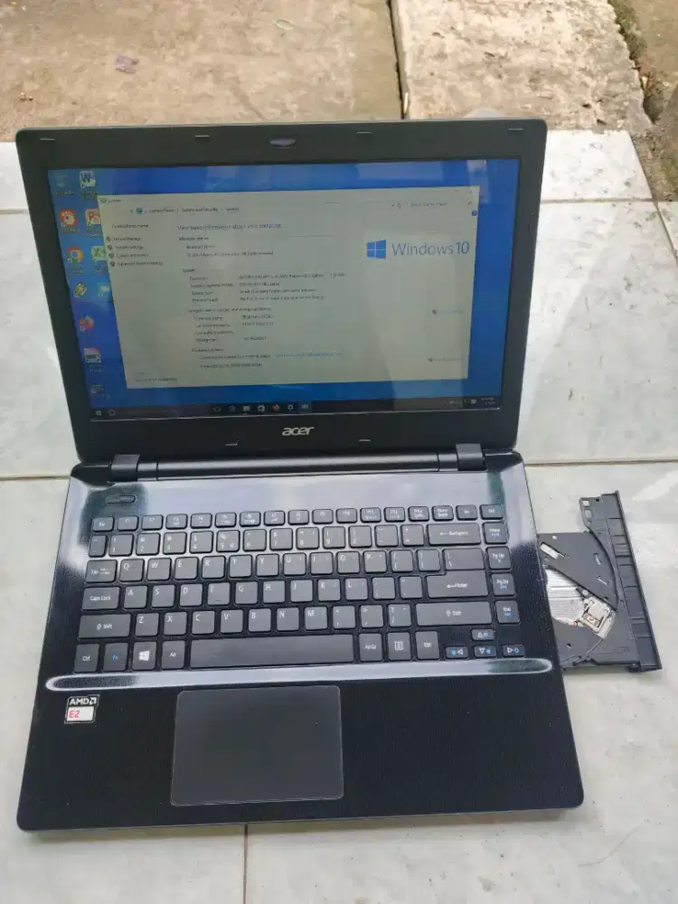Laptop Acer ram 8gb layar 14inch tipe slim siap pake no minus (Nego)